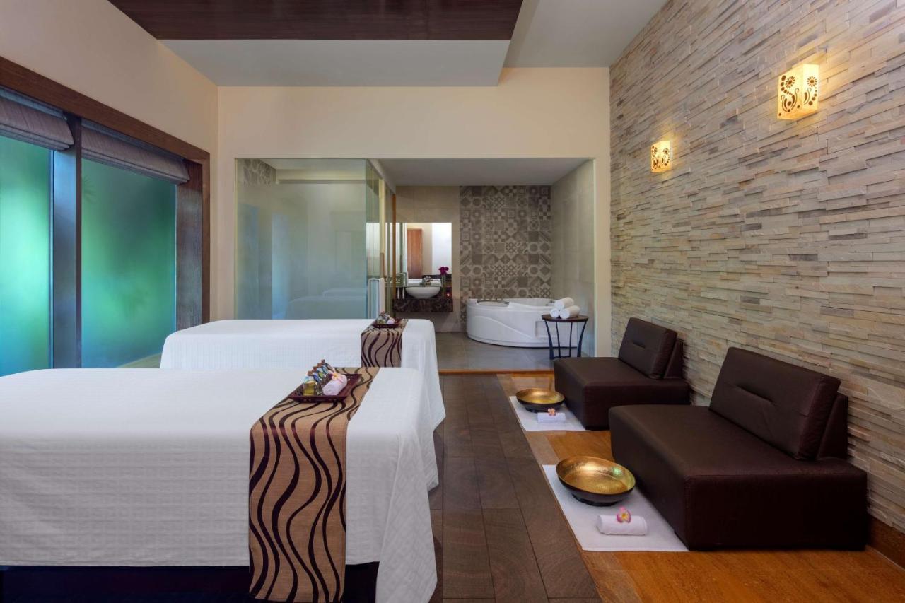 Radisson Blu Plaza Hotel Mysore Exterior foto The spa at the Westin