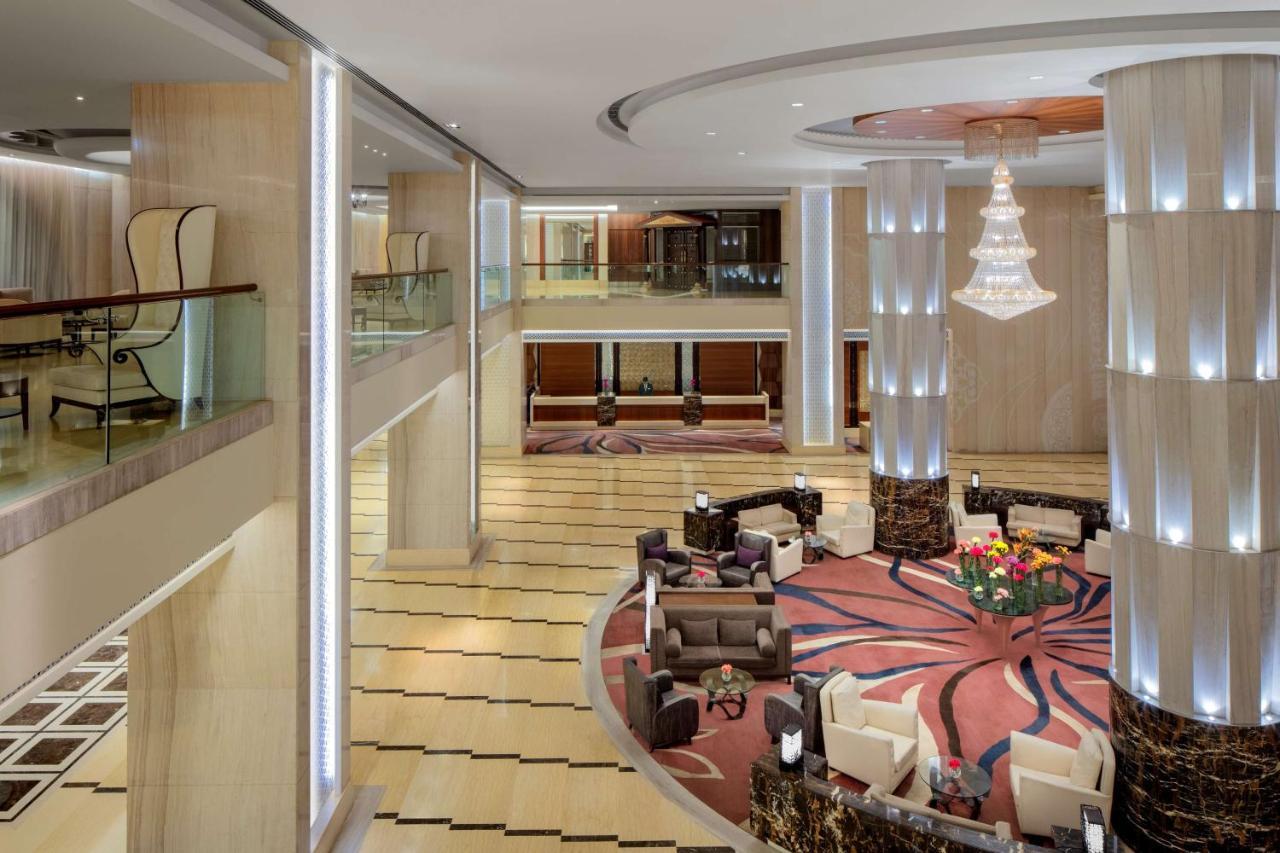 Radisson Blu Plaza Hotel Mysore Exterior foto Lobby