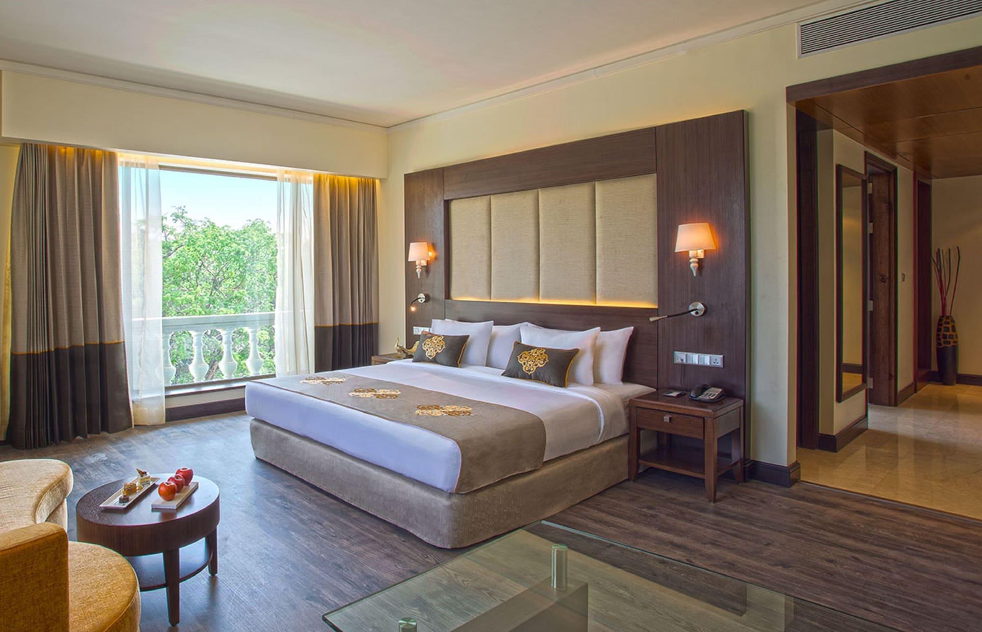 Radisson Blu Plaza Hotel Mysore Exterior foto A room at the Taj Bengal