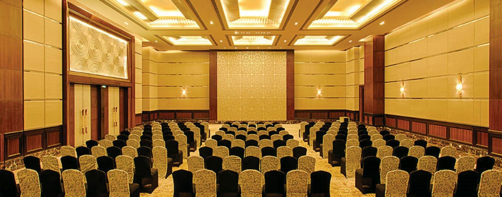Radisson Blu Plaza Hotel Mysore Exterior foto The Grand Ballroom