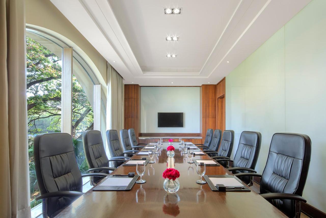 Radisson Blu Plaza Hotel Mysore Exterior foto Boardroom