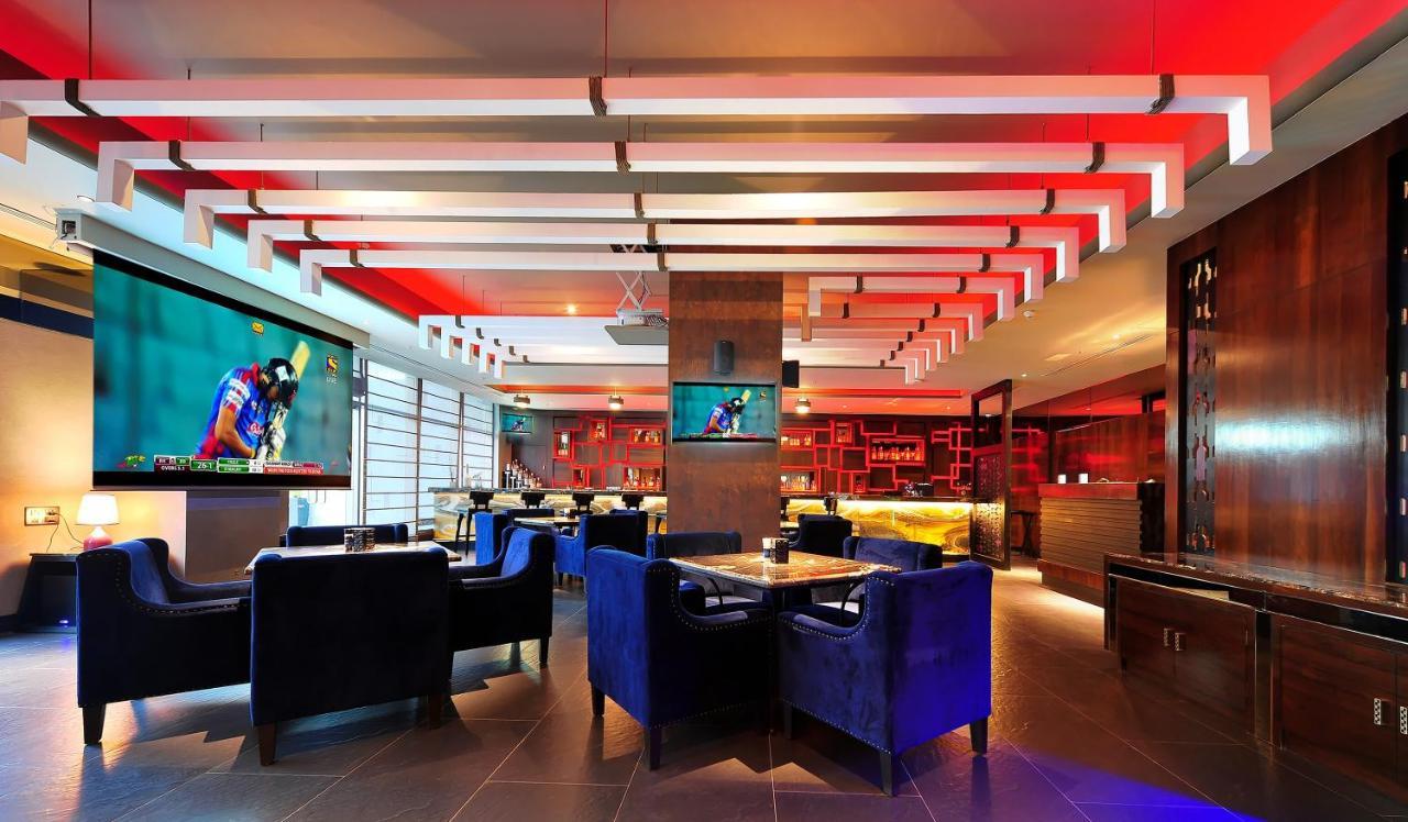 Radisson Blu Plaza Hotel Mysore Exterior foto The lounge at the airport